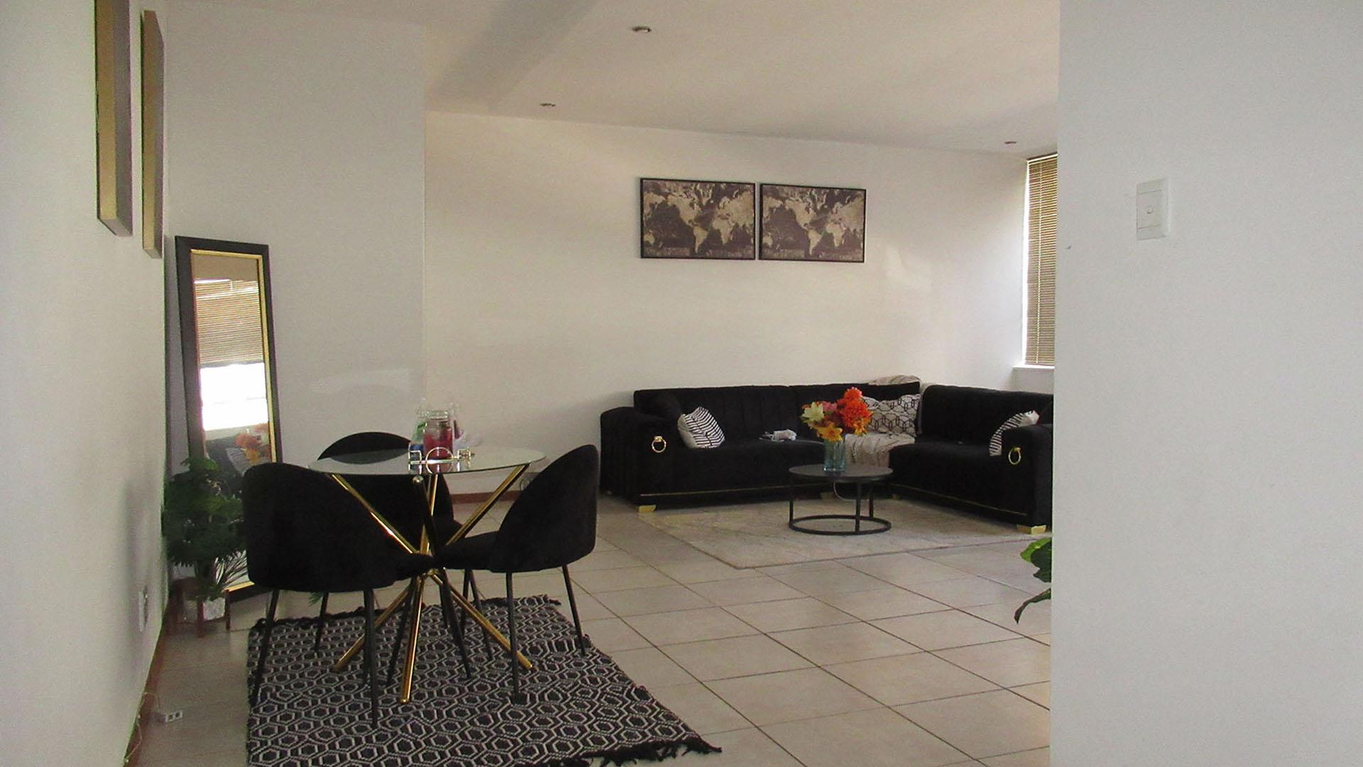 Dining Room - 6 square meters of property in Marshallstown