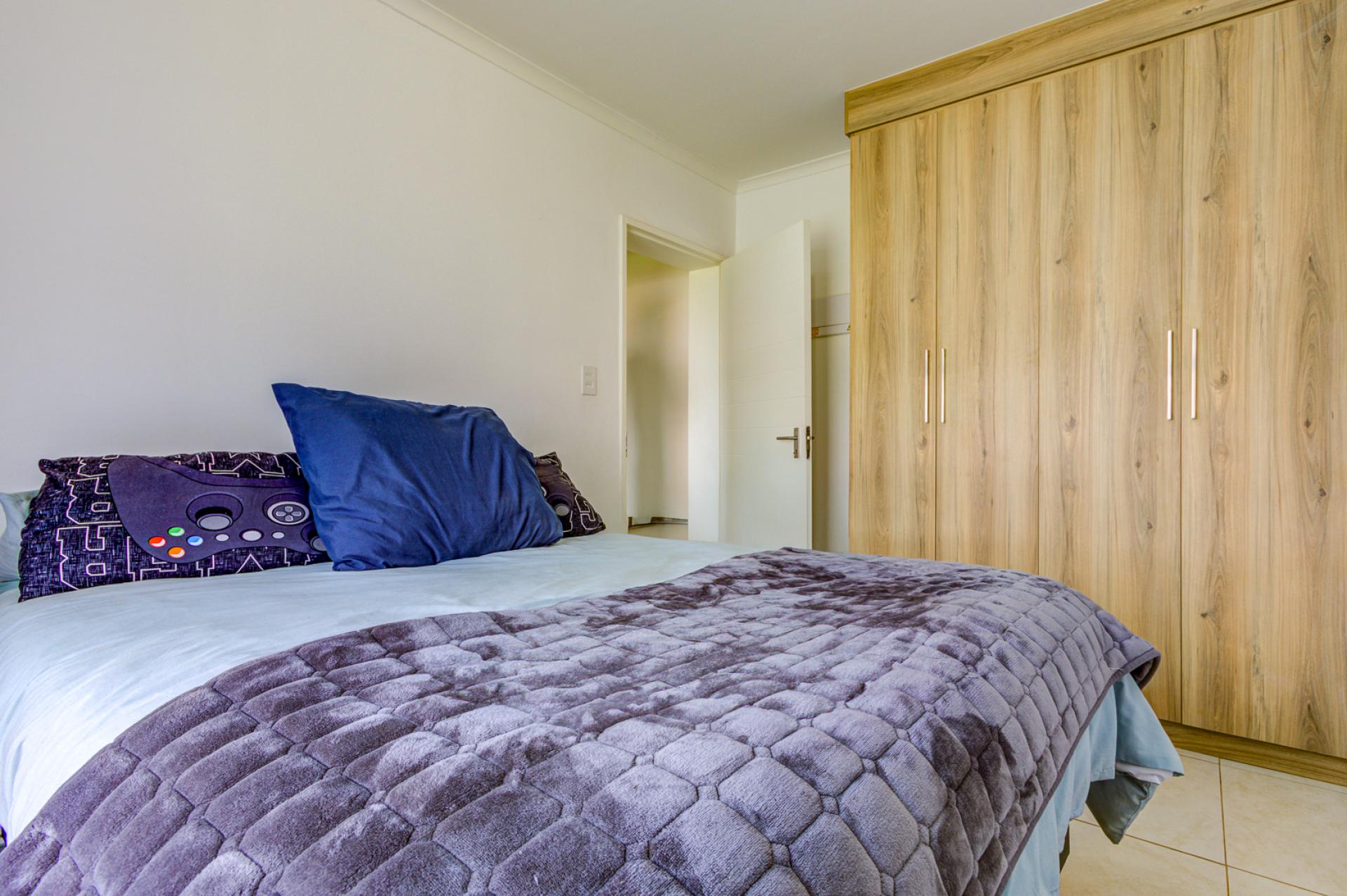 Bed Room 1 of property in Witfontein