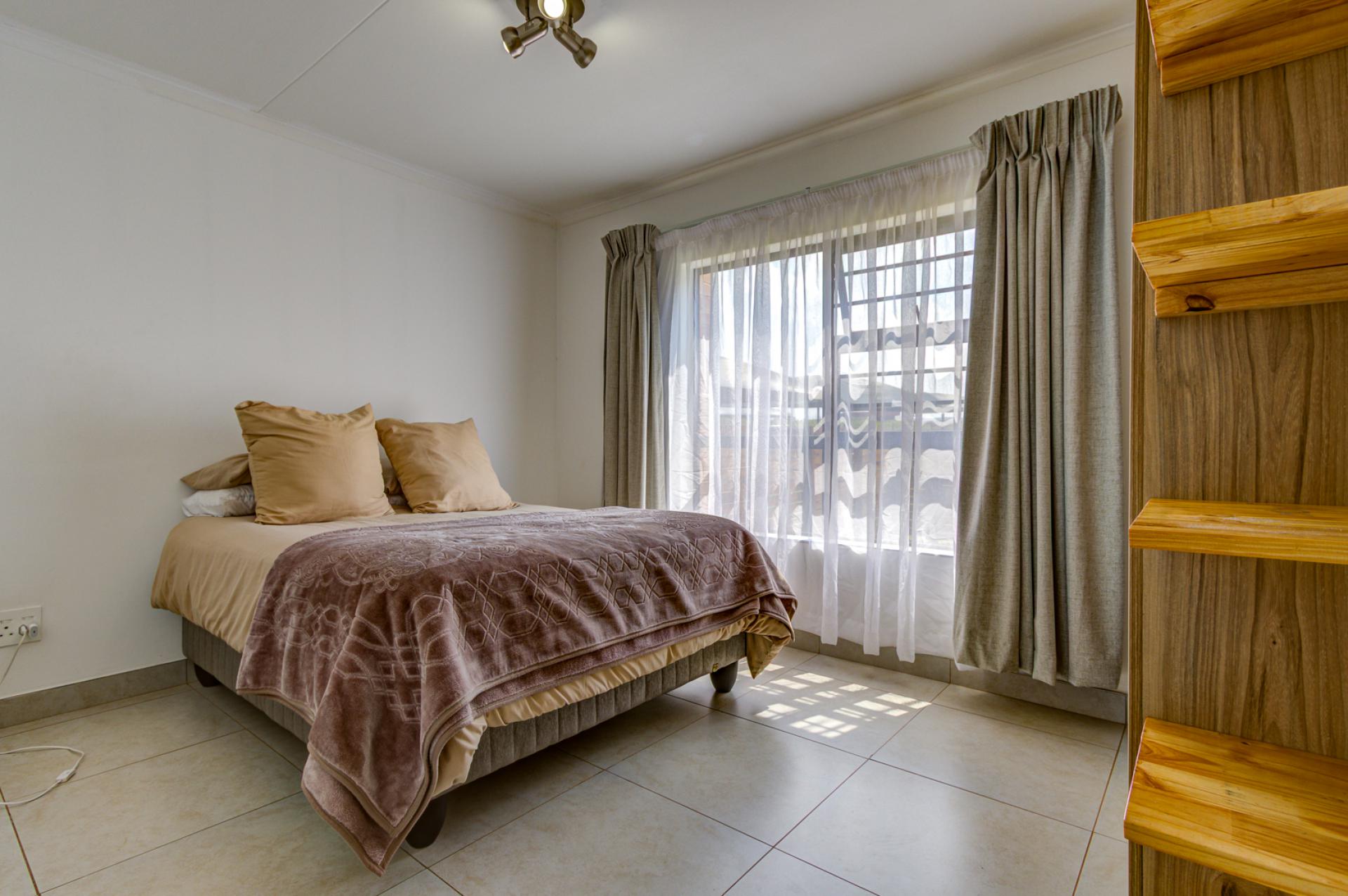 Main Bedroom of property in Witfontein
