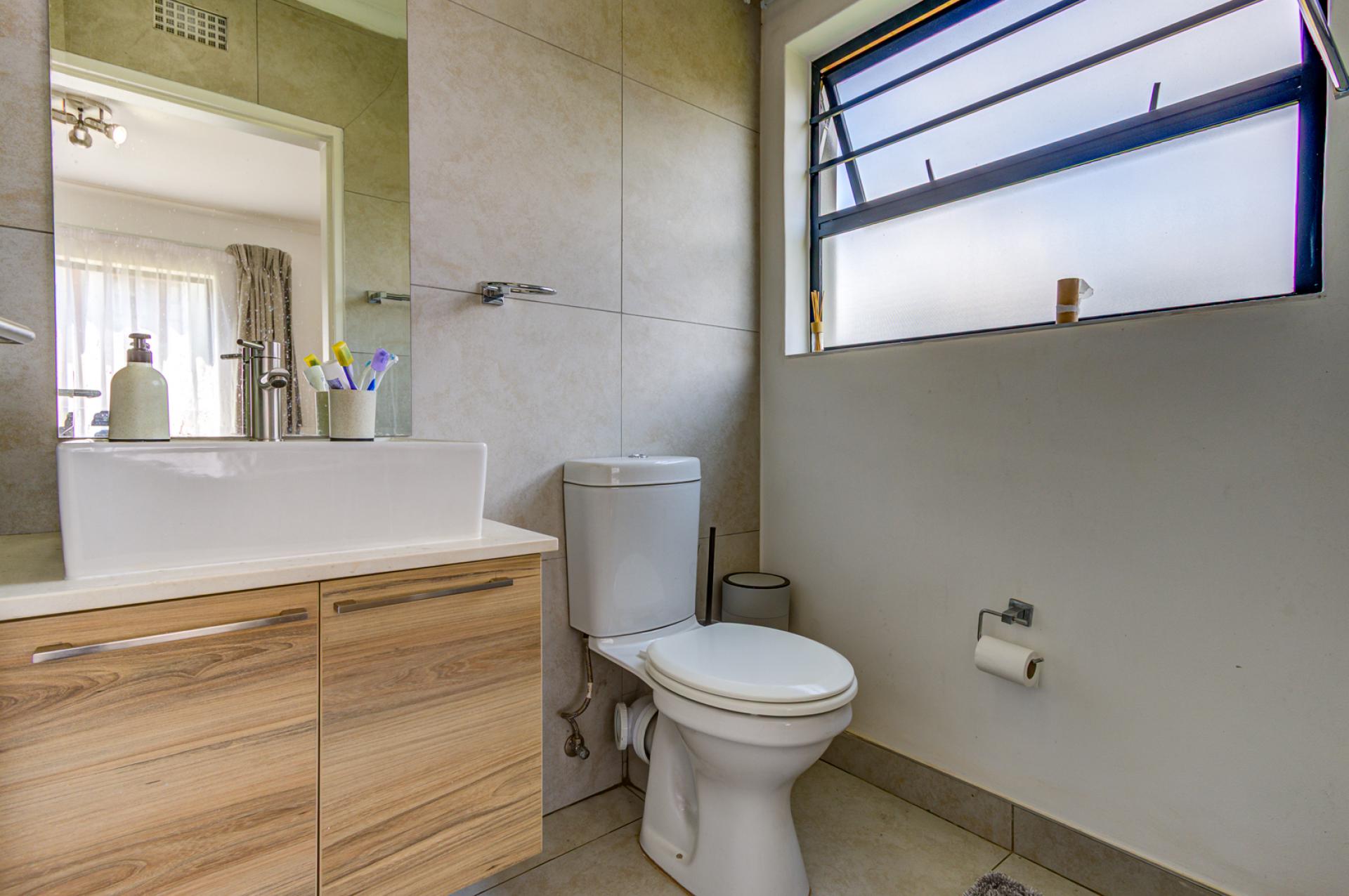 Main Bathroom of property in Witfontein