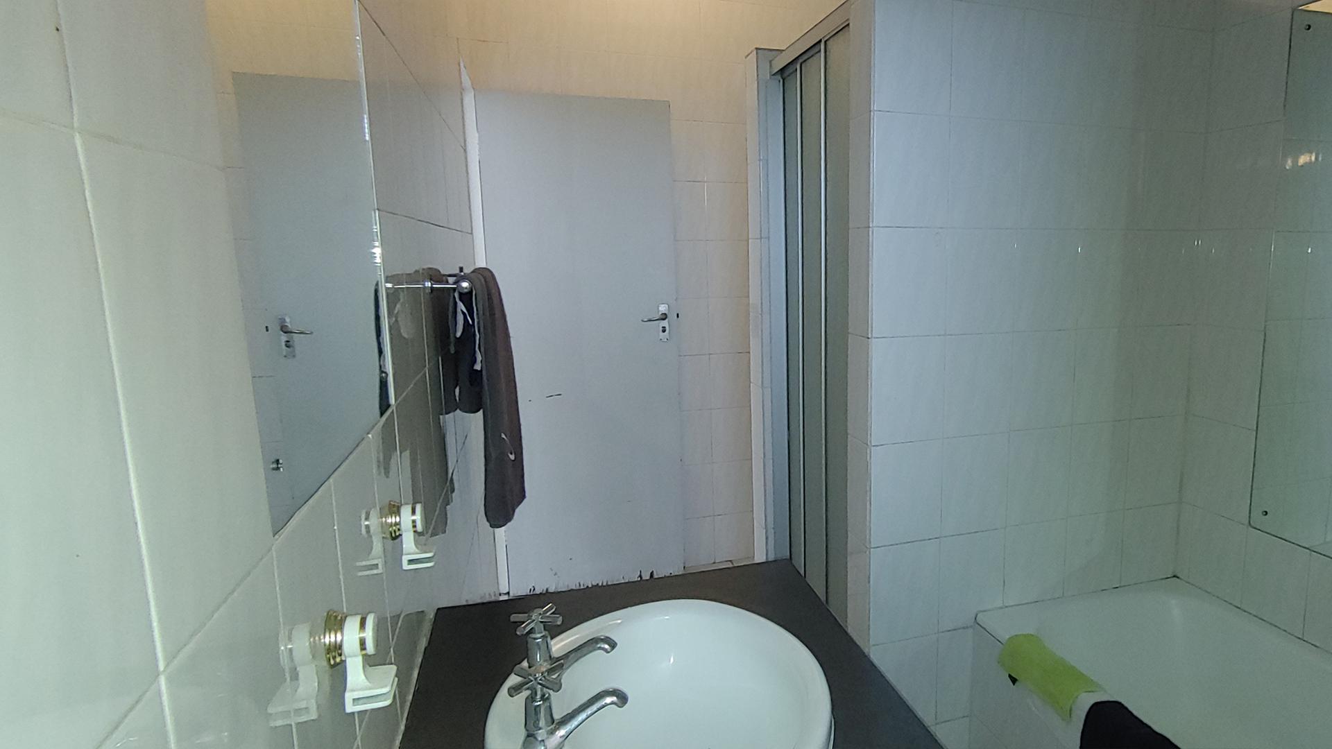 Bathroom 1 of property in Kimberley