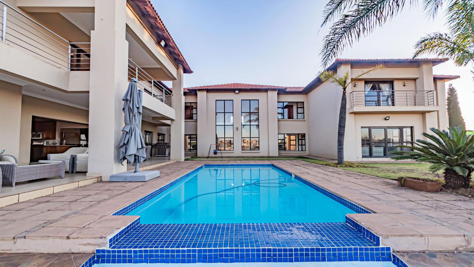 Swimming Pool of property in Rietfontein JR