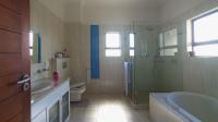 Bathroom 3+ - 28 square meters of property in Mooikloof