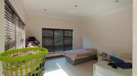 Flatlet - 98 square meters of property in Mooikloof