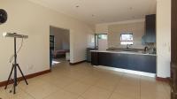 Flatlet - 98 square meters of property in Mooikloof