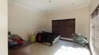 Flatlet - 98 square meters of property in Mooikloof