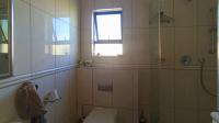 Flatlet - 98 square meters of property in Mooikloof