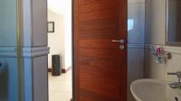 Flatlet - 98 square meters of property in Mooikloof