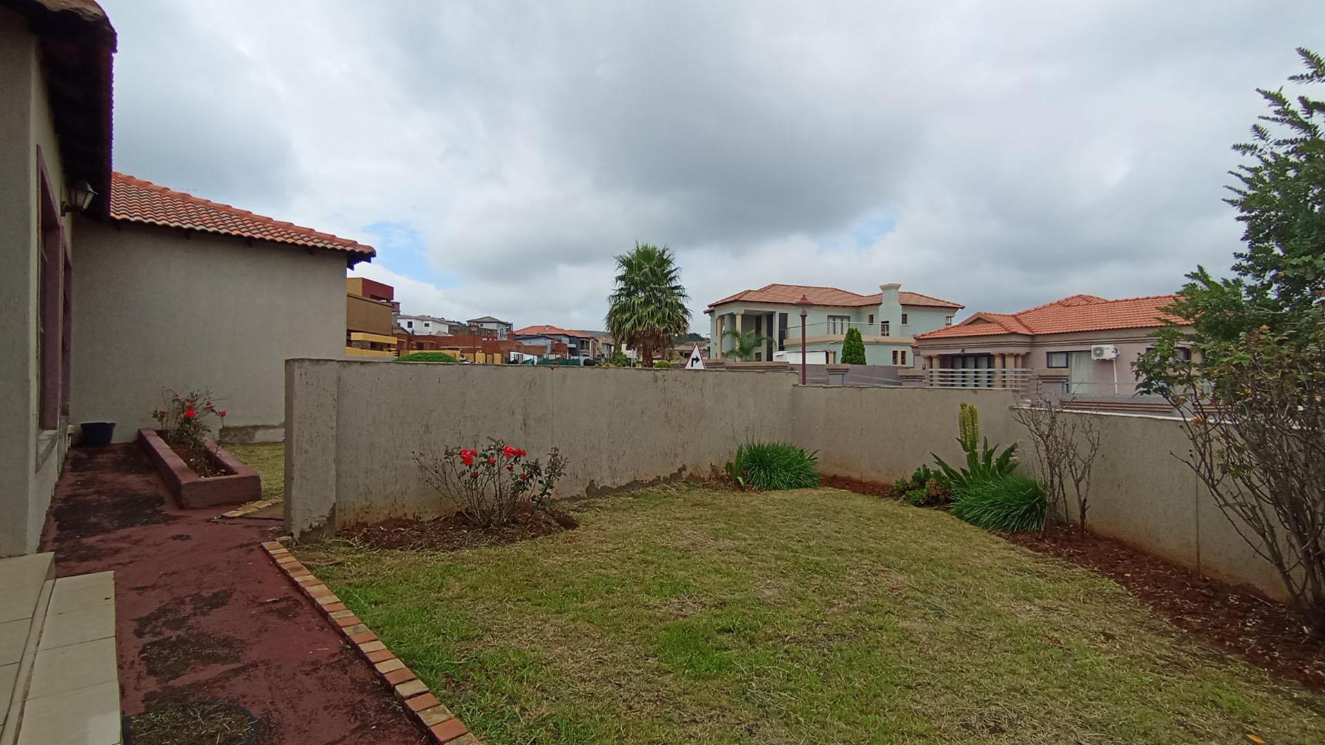 Front View of property in Akasia