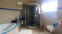 Main Bathroom - 9 square meters of property in Akasia