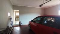 Garage - 35 square meters of property in Akasia