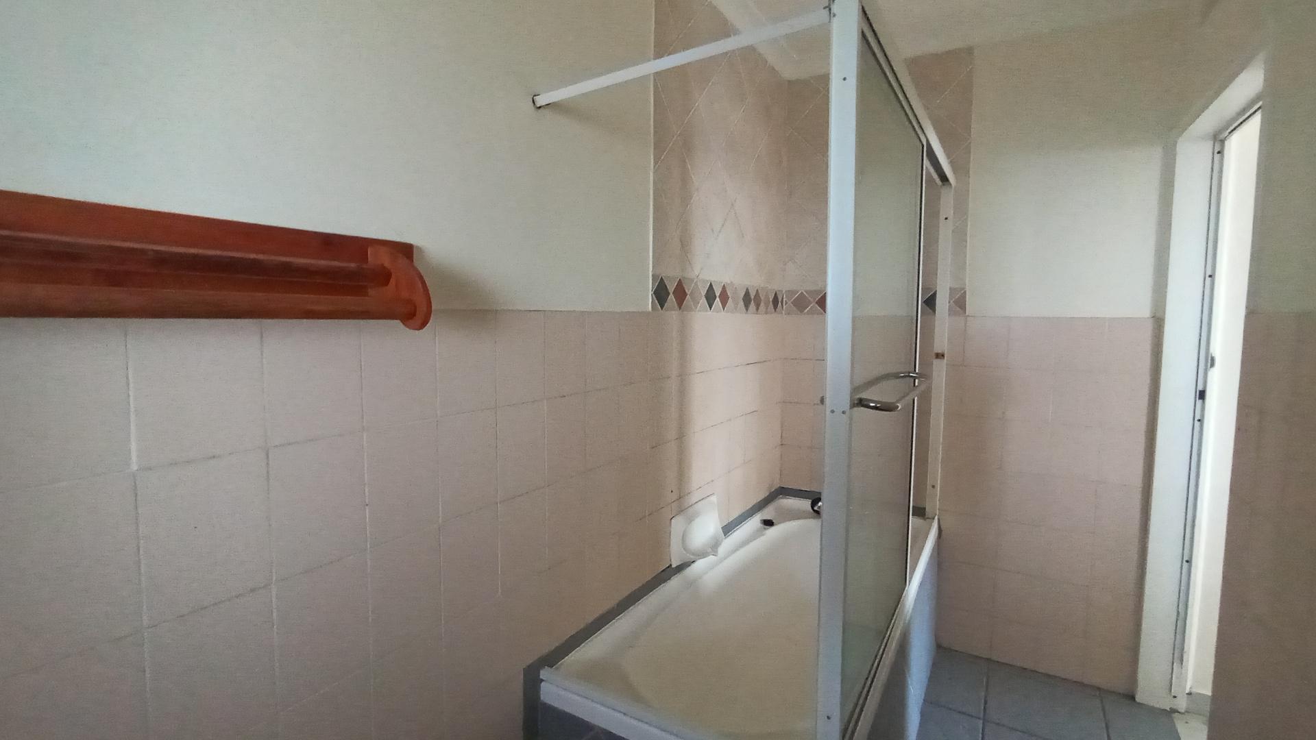 Bathroom 1 - 7 square meters of property in Umkomaas