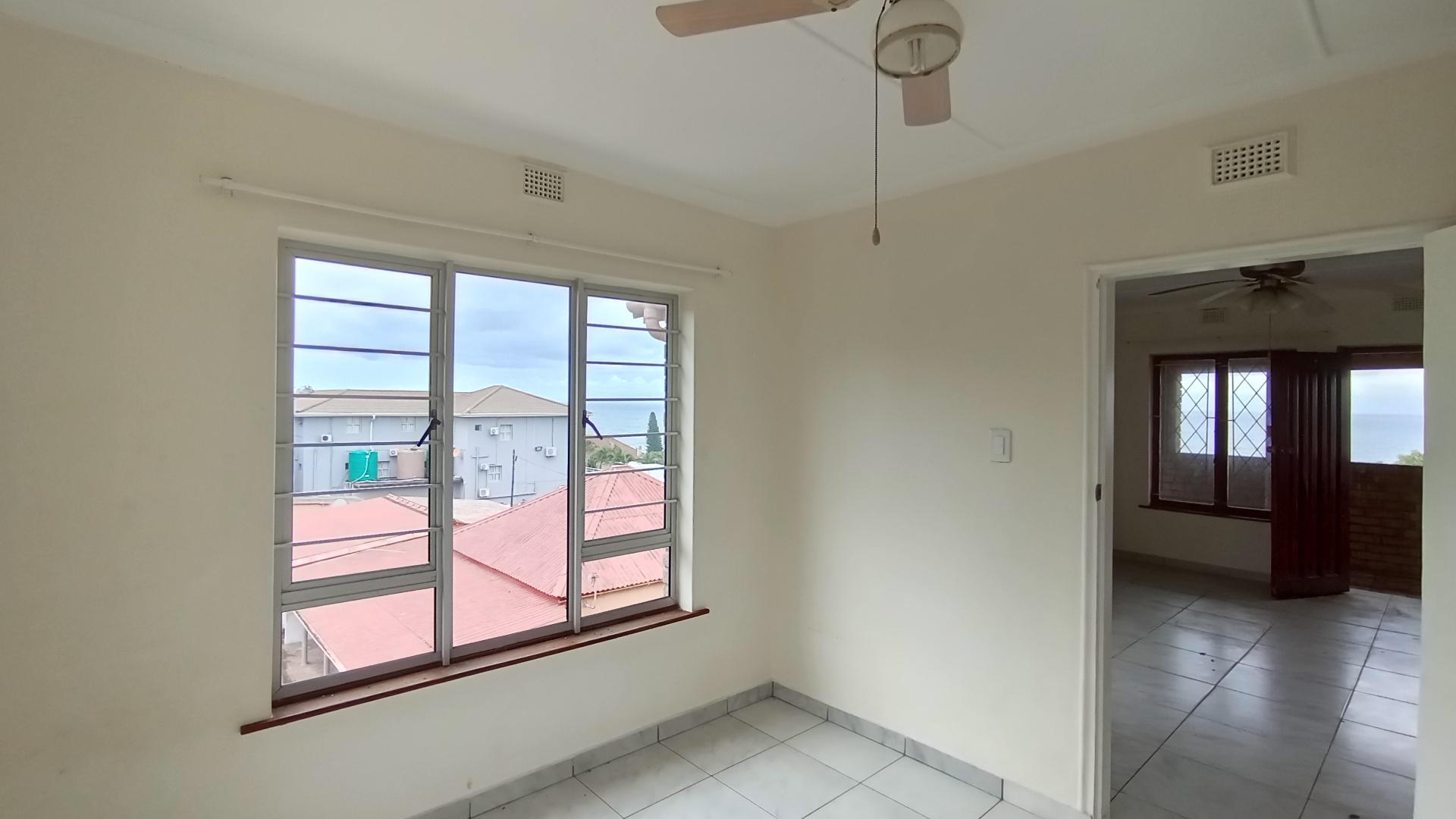 Bed Room 2 - 12 square meters of property in Umkomaas