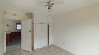 Bed Room 1 - 16 square meters of property in Umkomaas