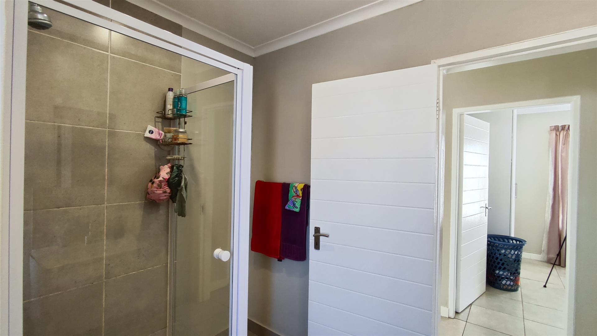 Bathroom 1 - 5 square meters of property in Albertsdal