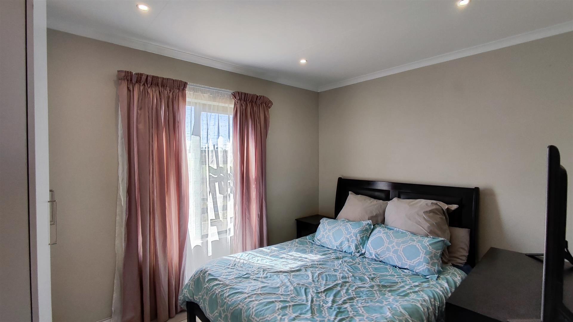 Bed Room 2 - 10 square meters of property in Albertsdal