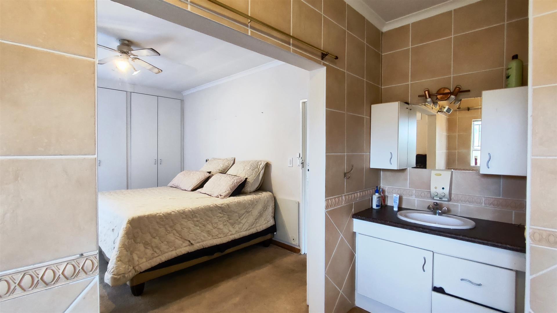 Main Bathroom - 8 square meters of property in Vanderbijlpark