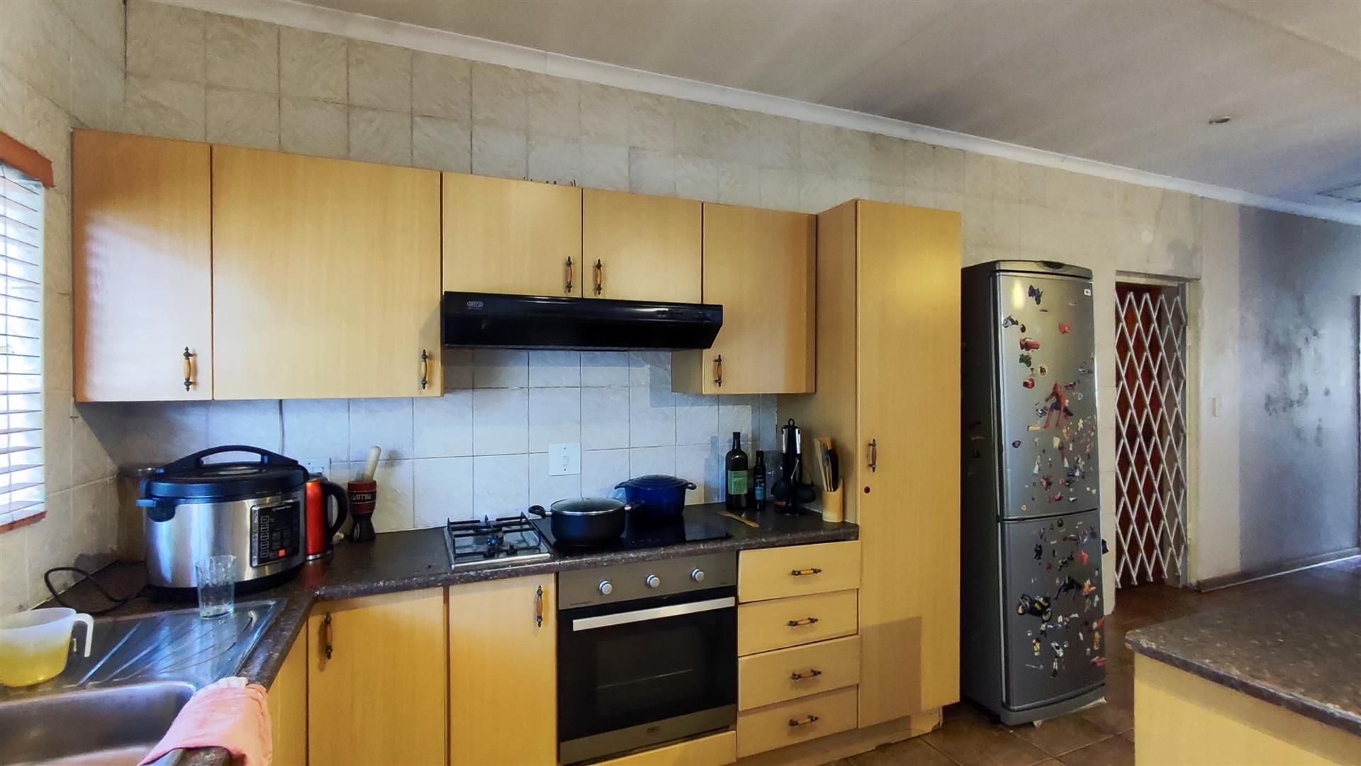 Kitchen - 11 square meters of property in Vanderbijlpark