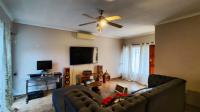 Lounges - 25 square meters of property in Vanderbijlpark