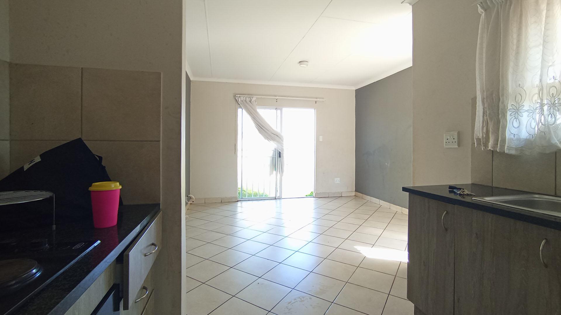 Kitchen - 5 square meters of property in Kirkney