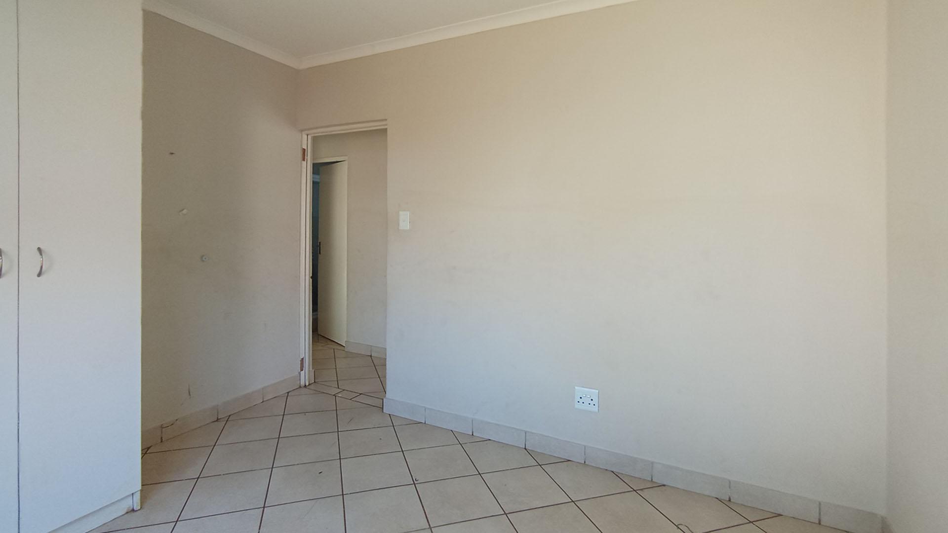 Bed Room 2 - 11 square meters of property in Kirkney