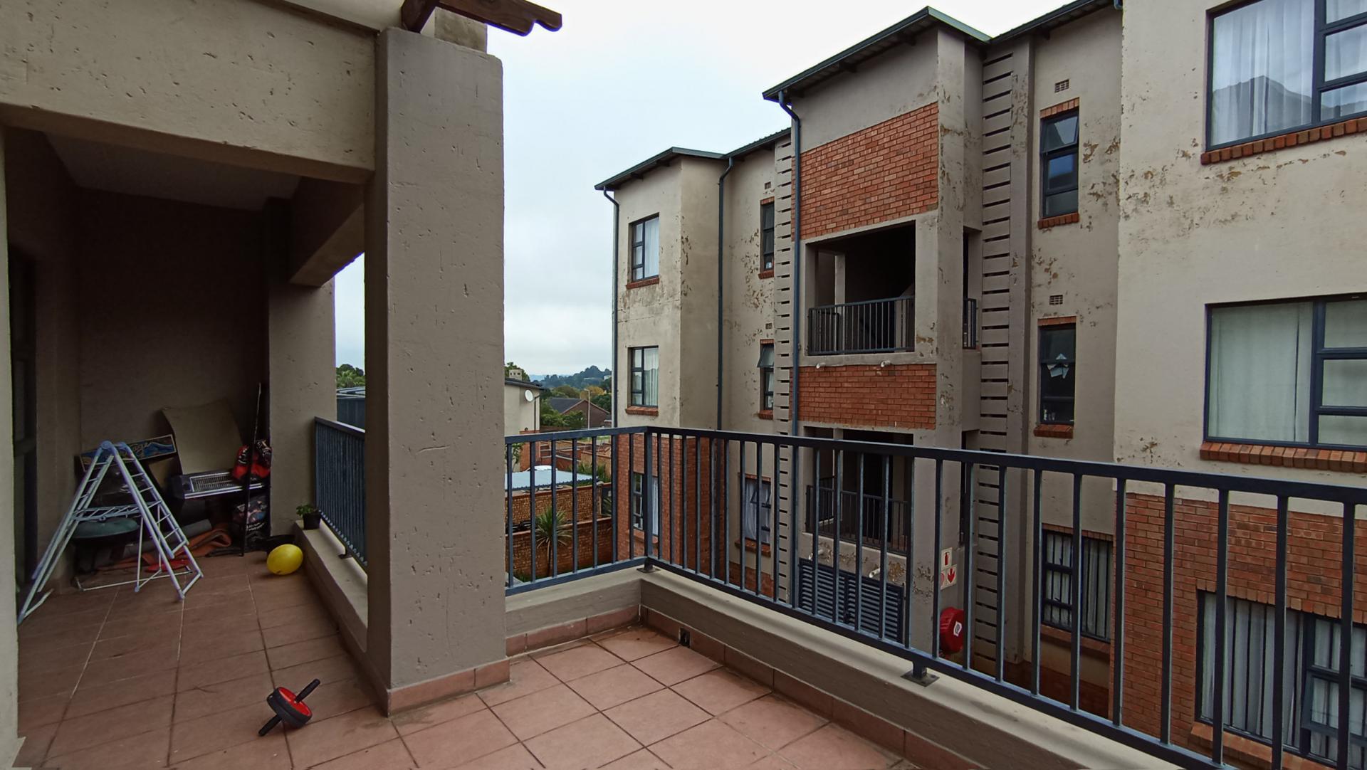 Balcony - 17 square meters of property in Bergbron