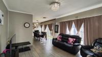 Lounges - 22 square meters of property in Boksburg