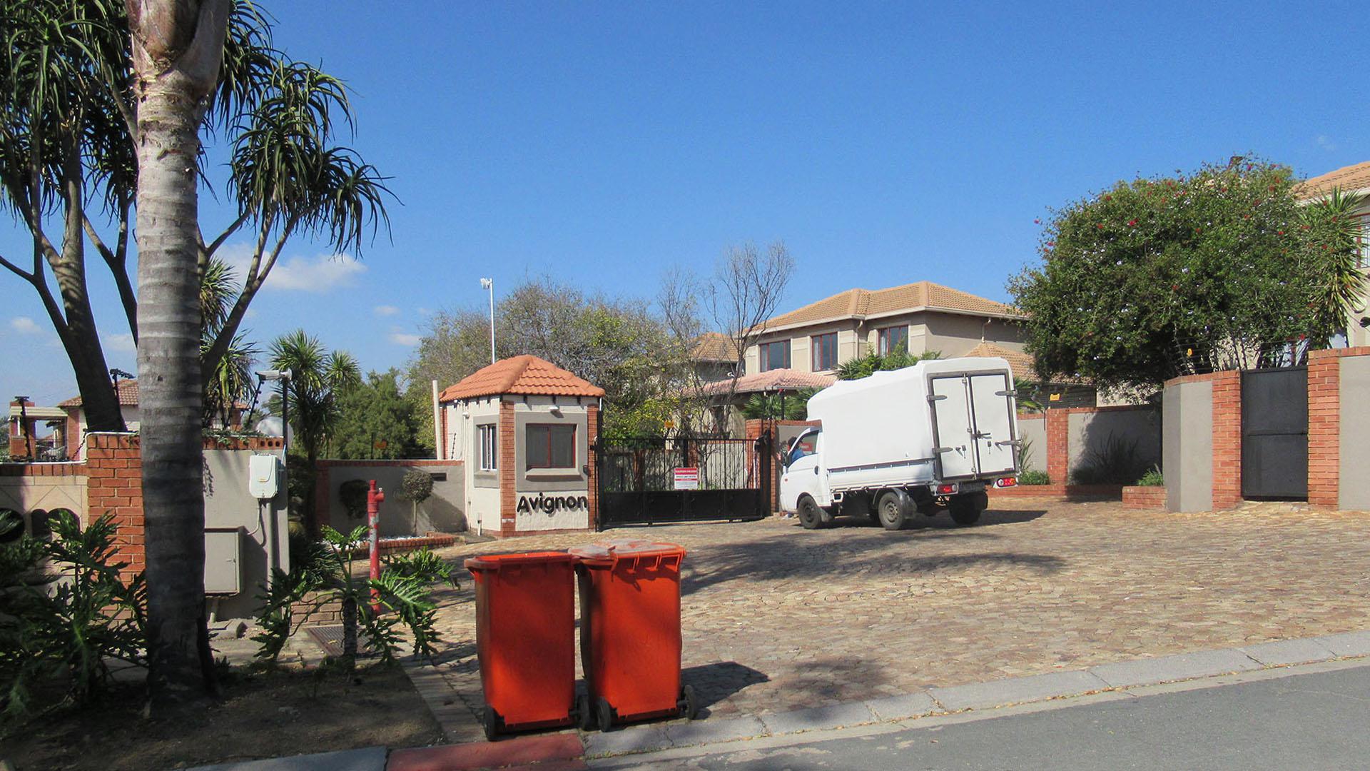 Front View of property in Sundowner