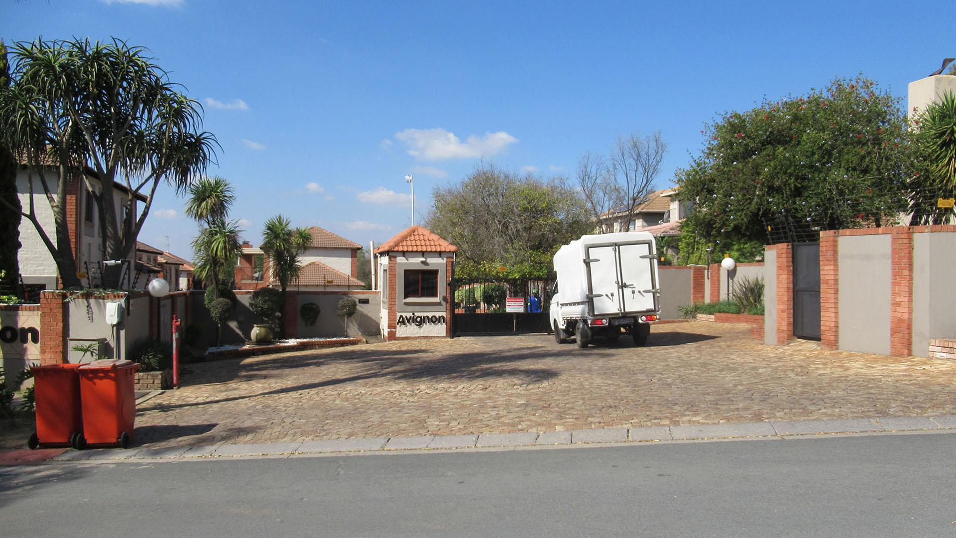 Front View of property in Sundowner