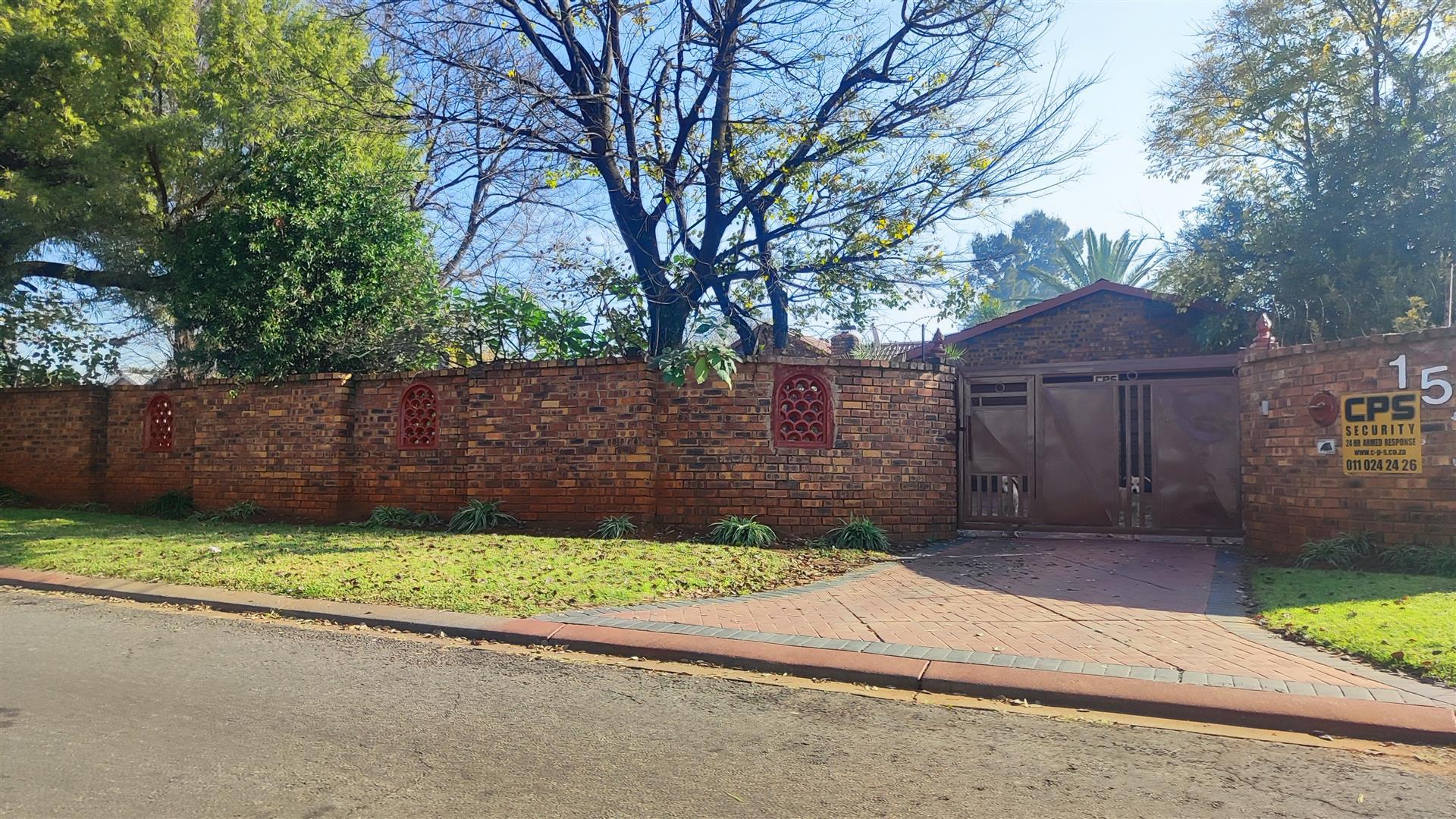Front View of property in Mayberry Park