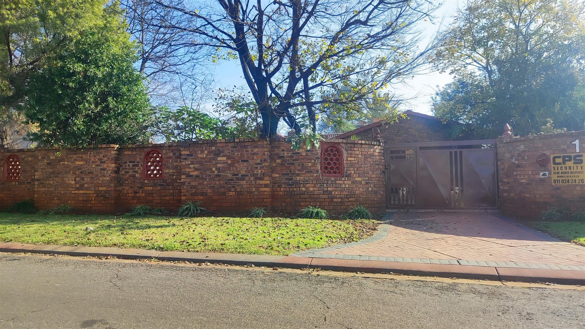 Front View of property in Mayberry Park