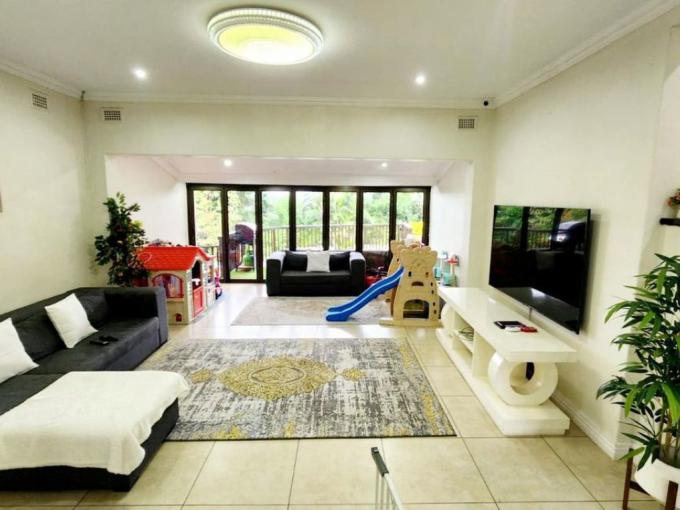 3 Bedroom House for Sale For Sale in Glen Anil - MR675756