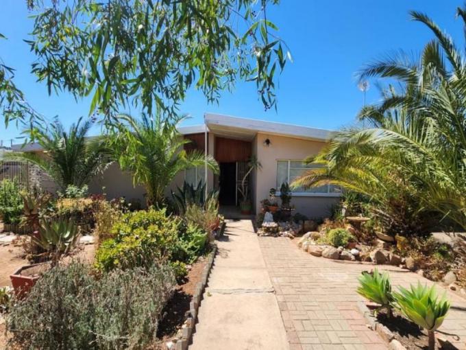 3 Bedroom House for Sale For Sale in Oudtshoorn - MR675759
