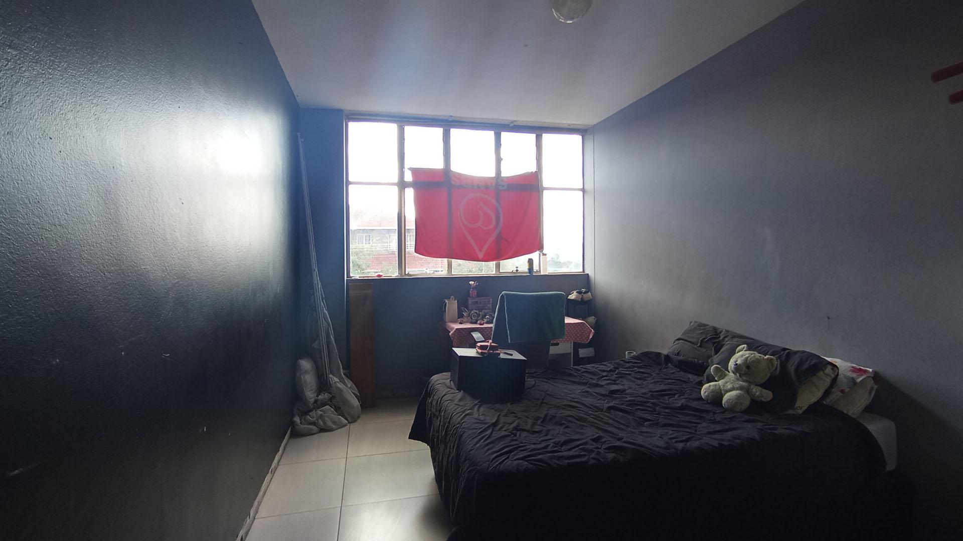 Bed Room 3 - 15 square meters of property in Gezina