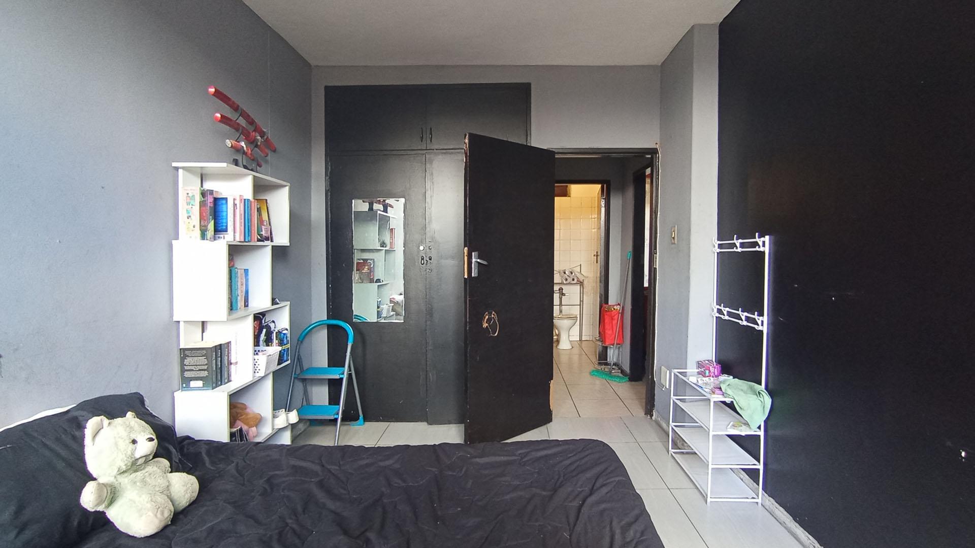 Bed Room 3 - 15 square meters of property in Gezina