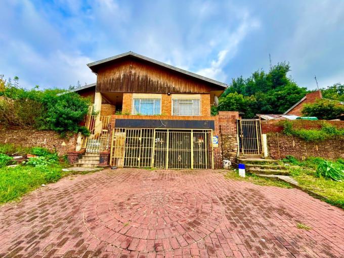 6 Bedroom House for Sale For Sale in Bezuidenhout Valley - MR675815