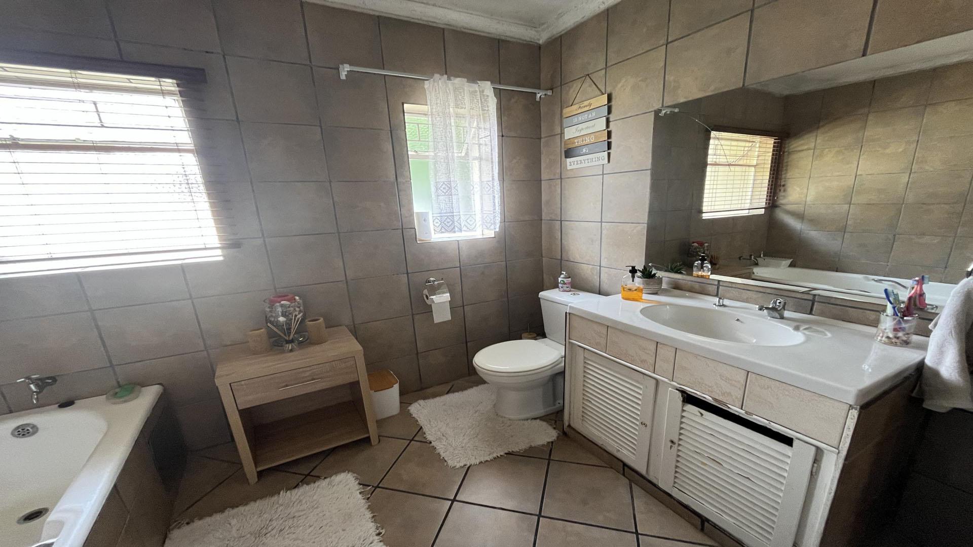 Main Bathroom of property in Secunda