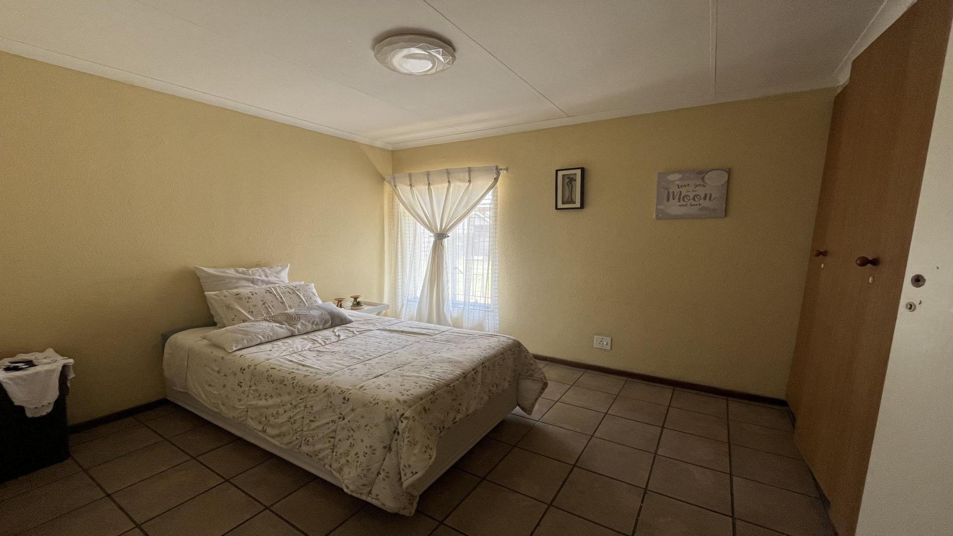 Bed Room 3 of property in Secunda