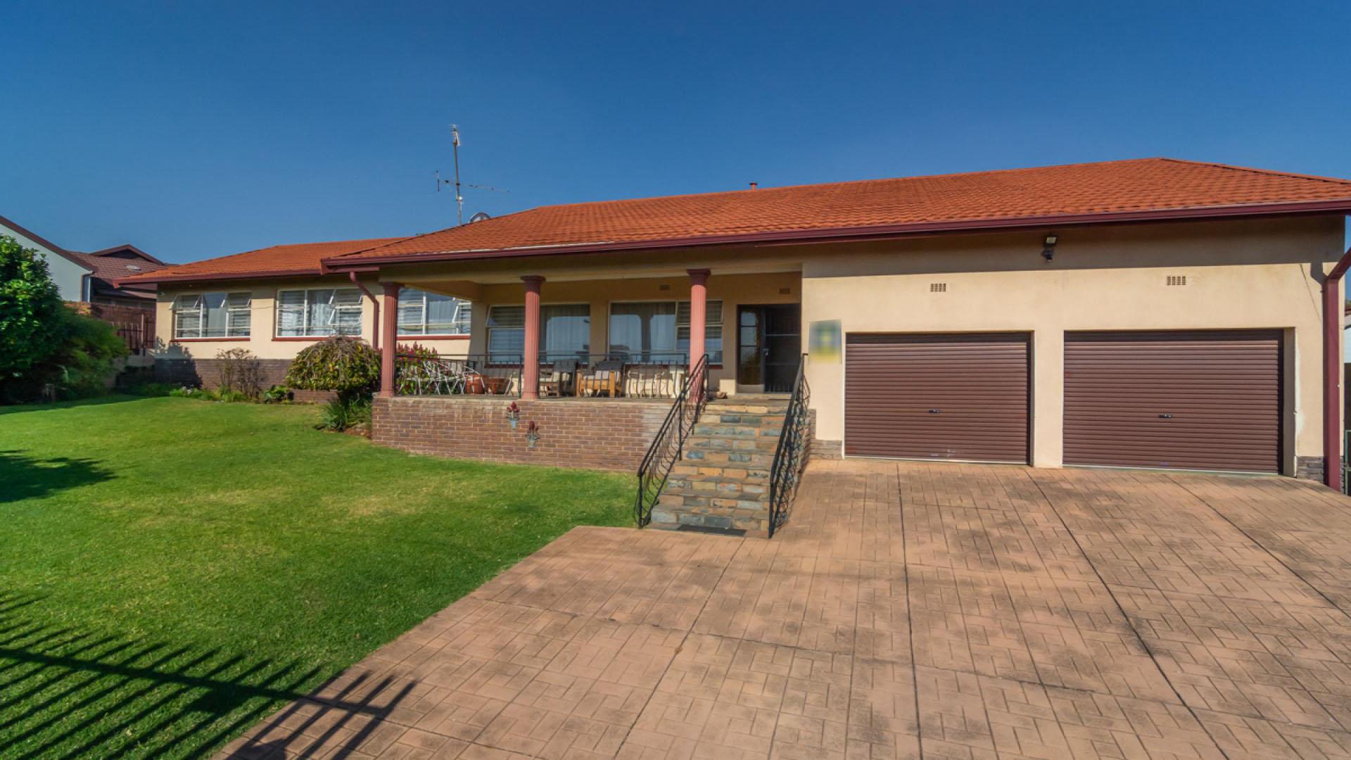 Front View of property in Wilropark
