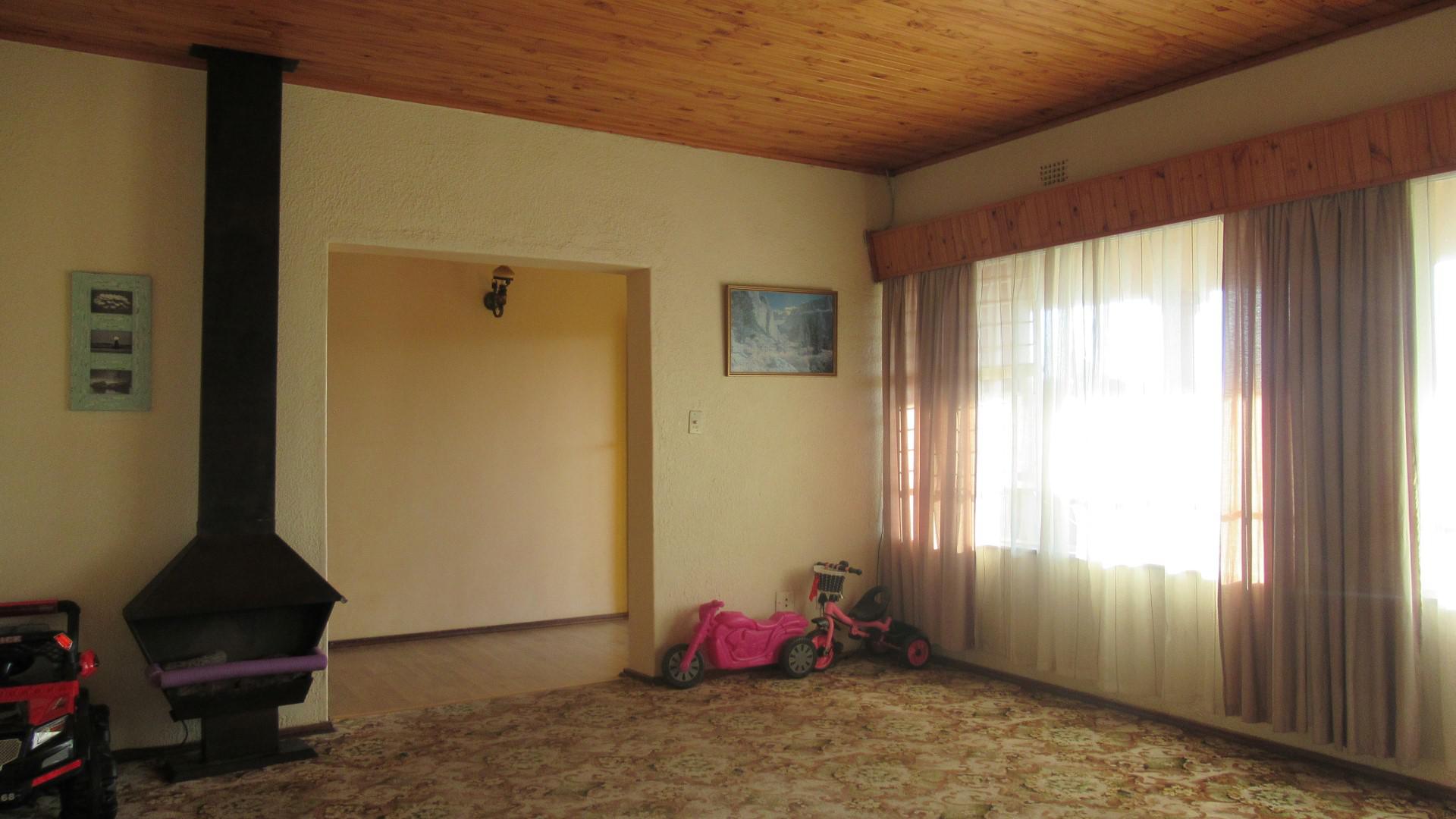 Kitchen - 17 square meters of property in Wilropark