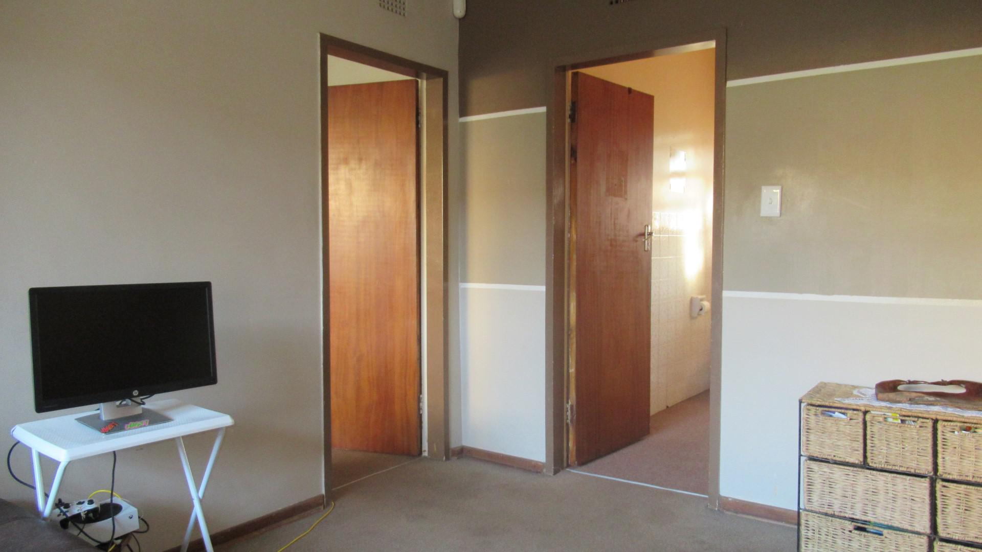 TV Room - 18 square meters of property in Wilropark