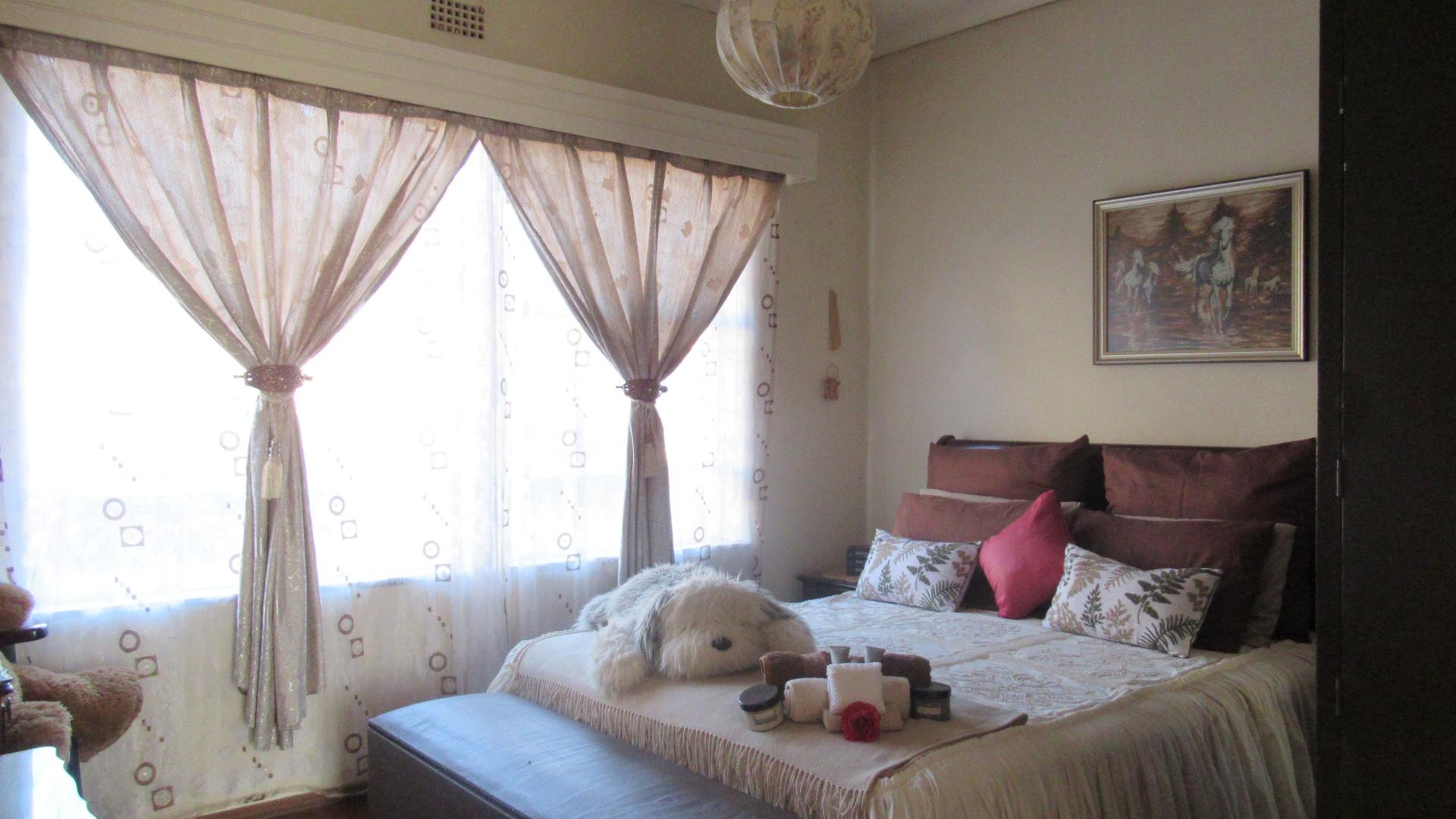 Bed Room 4 - 13 square meters of property in Wilropark