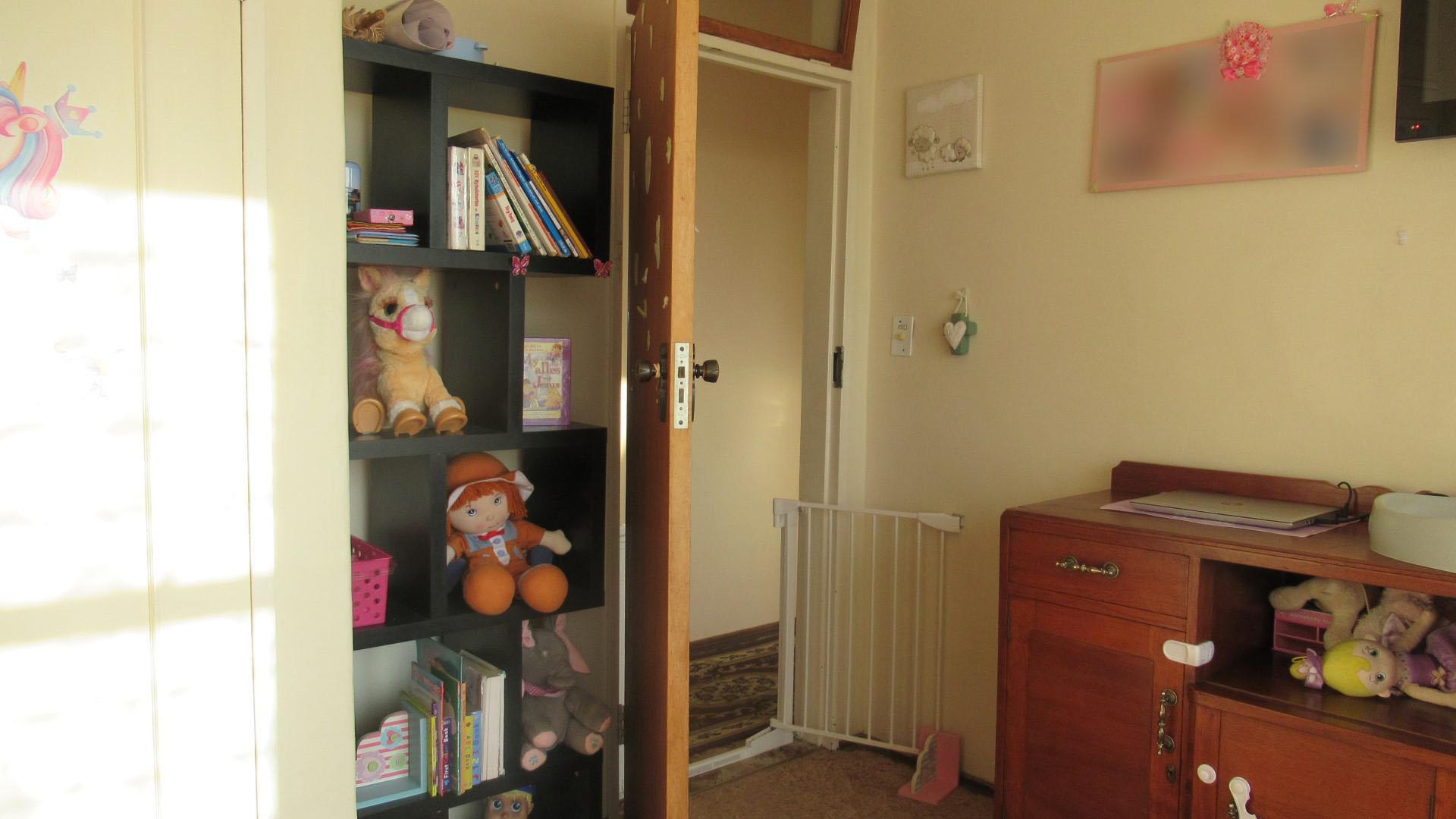 Bed Room 3 - 12 square meters of property in Wilropark