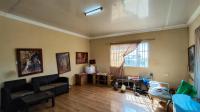 Lounges - 22 square meters of property in Vanderbijlpark