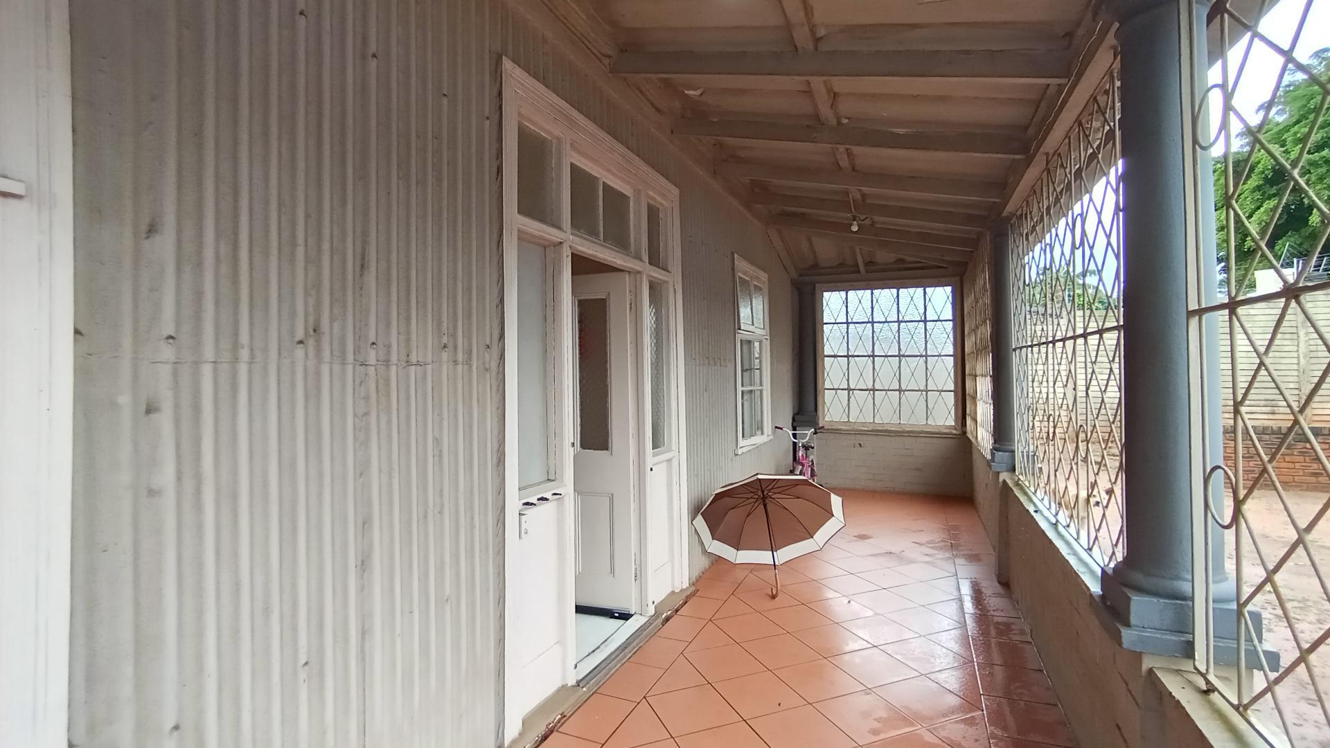 Patio - 37 square meters of property in Parkhill