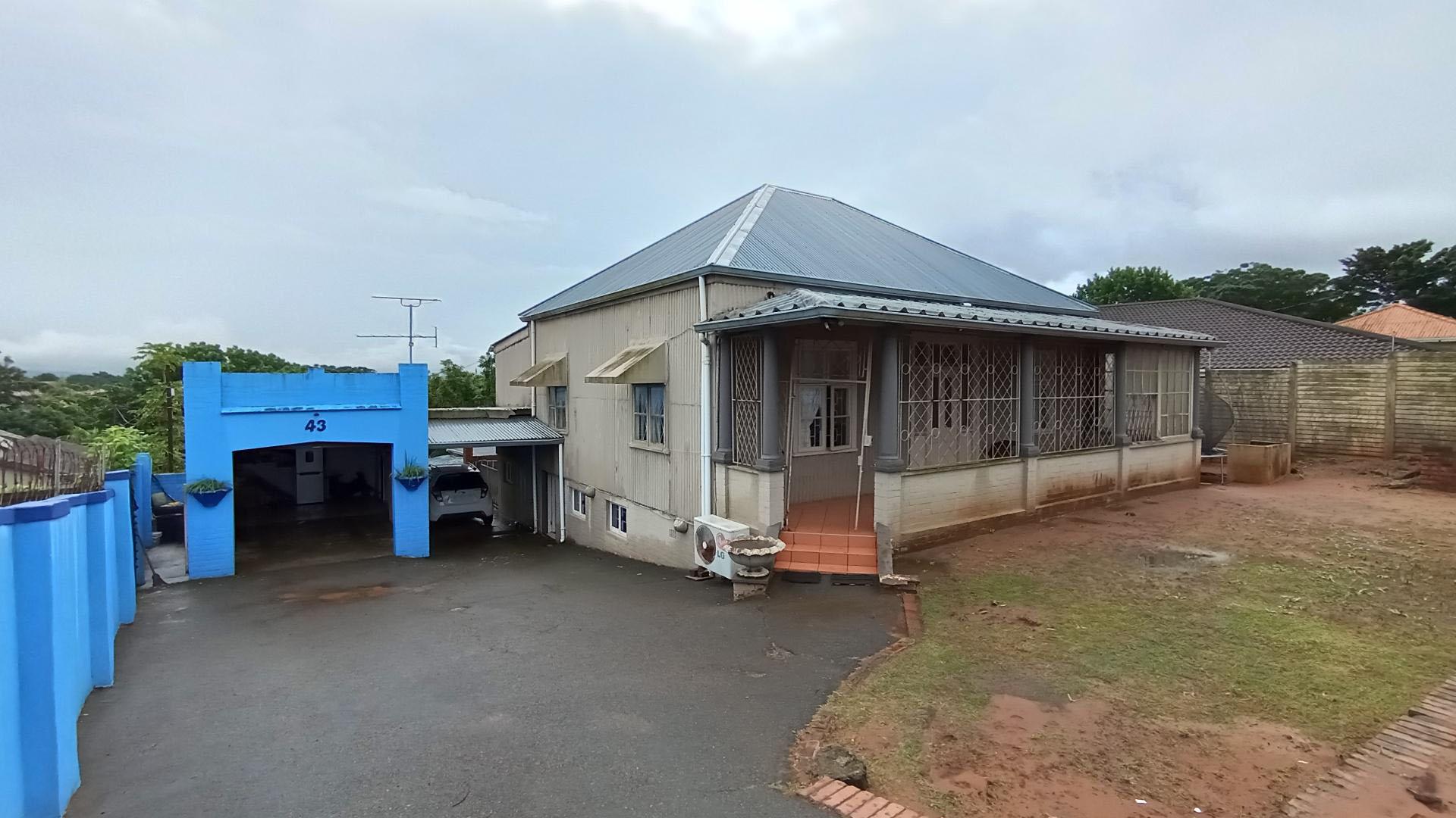 Front View of property in Parkhill