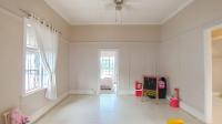 Lounges - 32 square meters of property in Parkhill