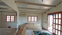 Lounges - 32 square meters of property in Parkhill
