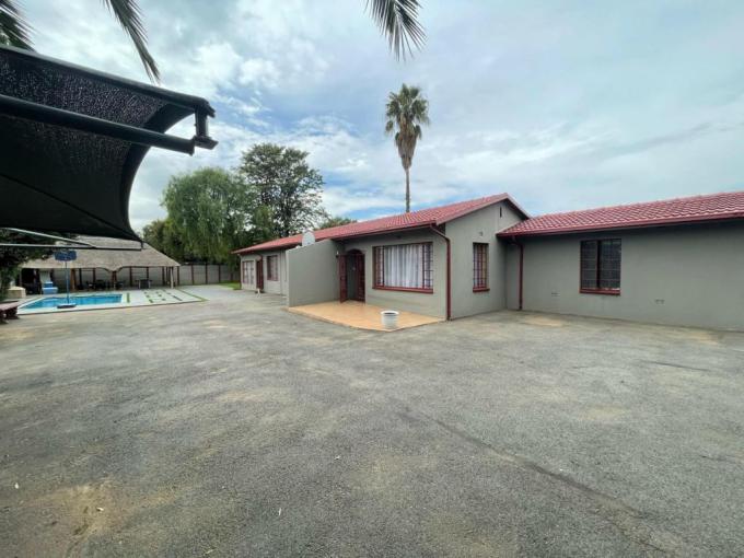 3 Bedroom House for Sale For Sale in Mayberry Park - MR675899