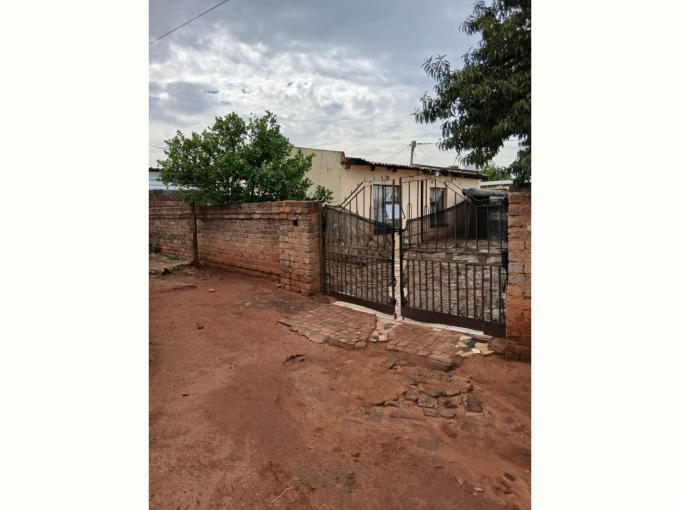 2 Bedroom House for Sale For Sale in Vosloorus - MR675920